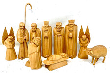 Krippenfiguren geschnitzt