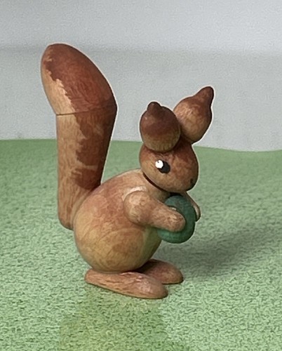 Kleines eichhörnchen nach - kleines, max