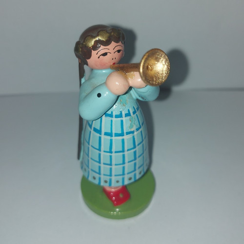Engel mit trompete aus - mit,