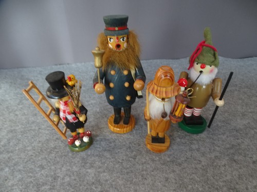 Alte holzfigur - 4x,